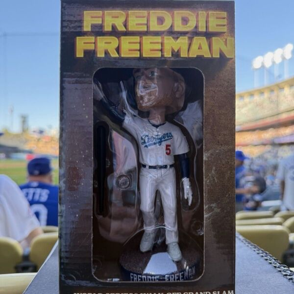 フレディ・フリーマン ボブルヘッド4/11/2025ドジャース先着限定品