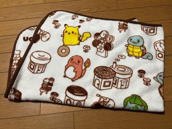 【美品】ポケモン 膝掛け 毛布 ブランケット