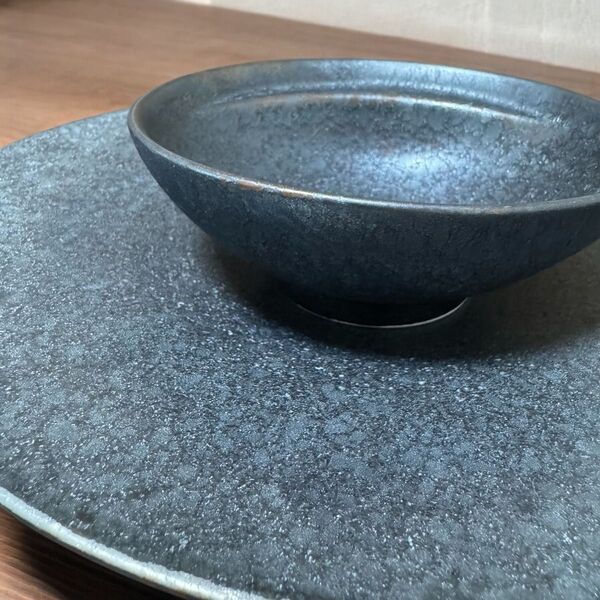 有田焼 晶雲母銀 くぽみ皿 size24 パスタ皿+取り分け器 ブラック系 完売品貴重 中古美品