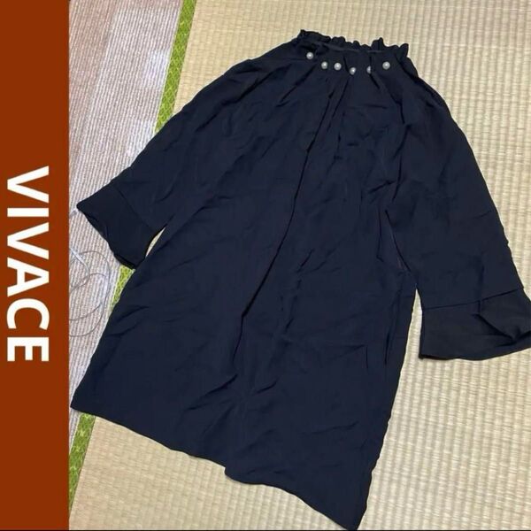 VIVACE パール付き ギャザーネック ミニ ブラウス ワンピース チュニック 七分袖 フレア袖 黒