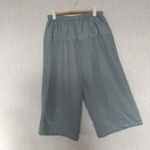 着物裏地八掛けリメイクのリラックスパンツ 本絹うすグレー ハンドメイド