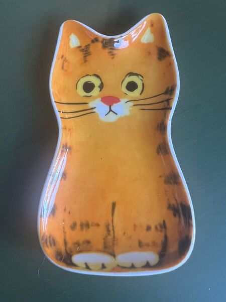茶トラ・キッチングッズ・陶器皿・小皿・猫雑貨・猫モチーフ