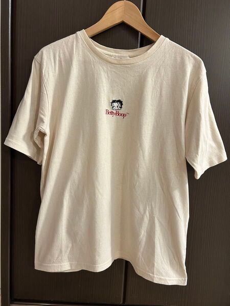 Betty Boop プリントTシャツ オフホワイト キナリ ベージュ クリーム 刺繍 ベティ