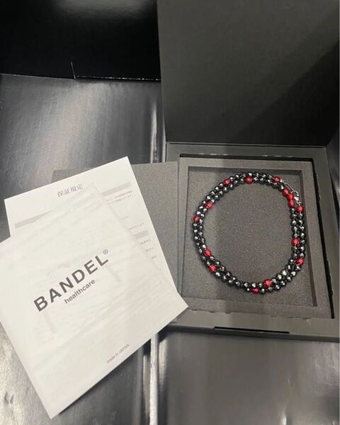バンデル(BANDEL)ヘルスケア ギャラクシー(Galaxy)ブラック×レッド Mサイズ50cm 専用箱付き 正規品