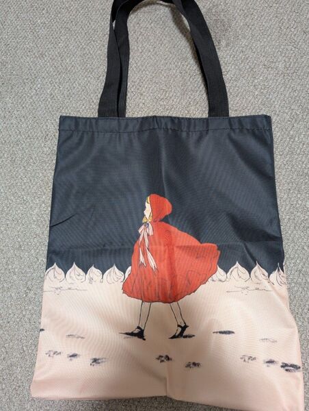 【新品】ナイロン素材 肩掛けトートバッグ 女の子 赤ずきん ホイップクリーム 可愛い 両面プリント B4サイズが入る! 縦型バッグ
