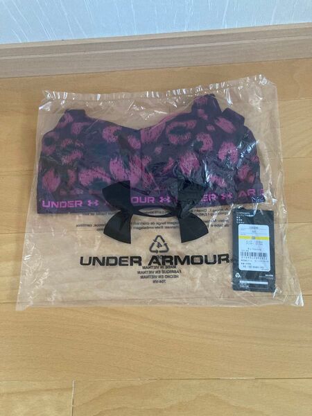 UNDER ARMOUR スポーツブラ レオパード柄 ピンク×ブラック 新品未使用