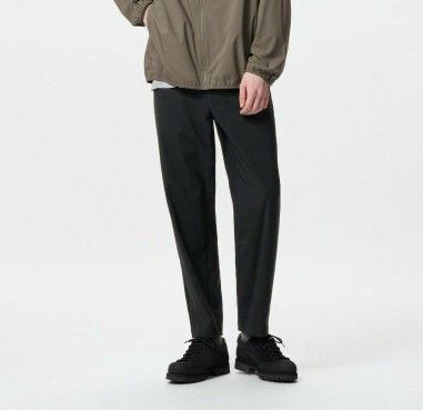 UNIQLO ウルトラストレッチパンツ