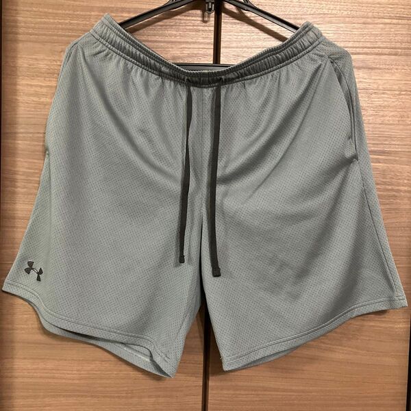 アンダーアーマー ハーフパンツ メンズ グレー