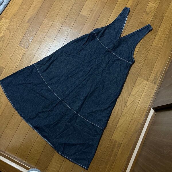 GU ダークデニム Vネック ノースリーブ ワンピース