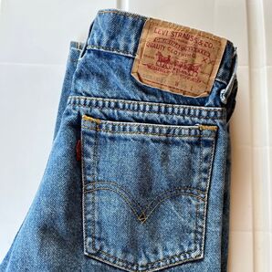 リーバイス ストレートジーンズ