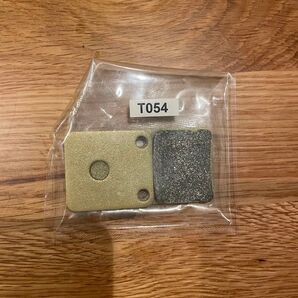 MUTT リア ブレーキパッド AKITA 250 AKITA 250 20年-22年 (トクトヨ)Tokutoyo