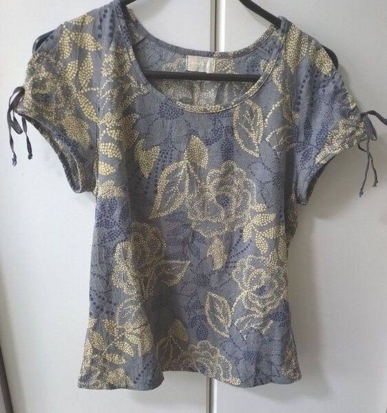 ivory beads アイボリービーズ 半袖 トップス Tシャツ 肩リボン Мサイズ レトロ柄