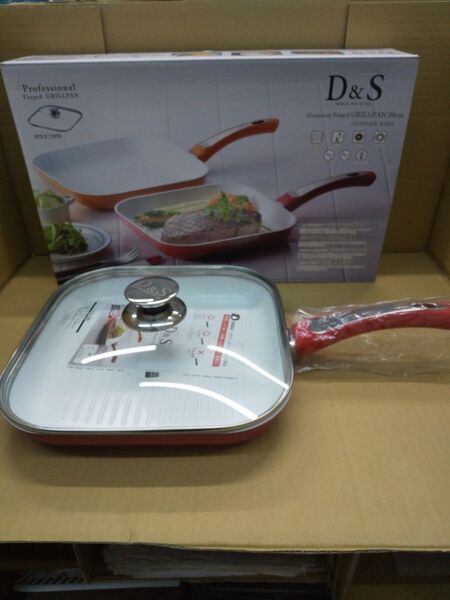 D&S アルミフォージドグリルパン フタ付 ホワイトレッド 26cm フライパン 調理器具 お洒落 可愛い