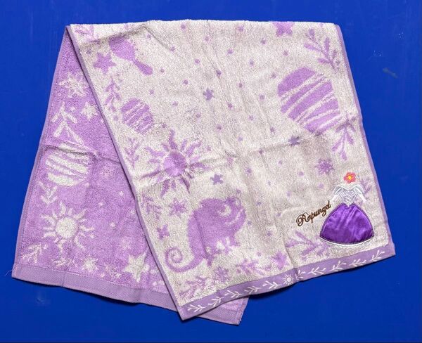 ディズニー フェイスタオル 塔の上のラプンツェル ラプンツェルドレス 未使用品