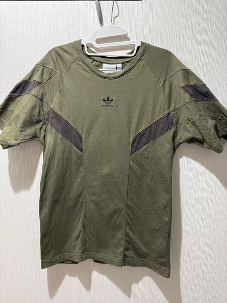 adidas Tシャツ カーキ Mサイズ