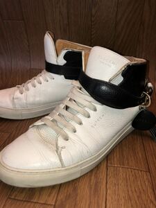 BUSCEMI ブシェミ レザー ハイカット スニーカー 白色 ホワイト×黒色 ブラック 42(26.0) 中古品 メンズ 男性用 靴【4841】K