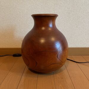 飾り壺　花器　貴重木彫　高さ29cm