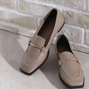 新品 VIVIAN スクエアトゥ ビット ローファー