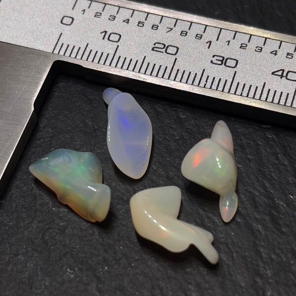 10ct*エチオピアンオパール フリーフォーム通し穴有A