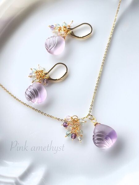 ピンクアメジストのセット*シェルカービング*ネックレス&ピアス フローライト