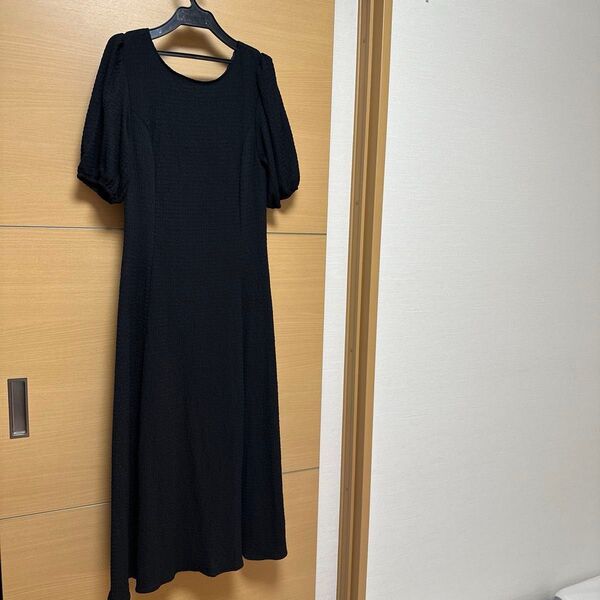 ワンピース 黒と白(開封前)セット サイズは両方とも同じだったと思います。M〜Lサイズ 黒白セットのお値段です。