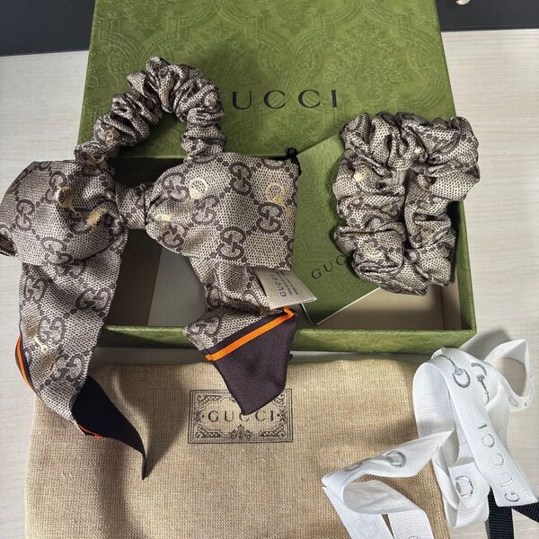 GUCCI シュシュ2個セット