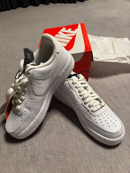(新品)NIKEエアフォース1 白 26cm
