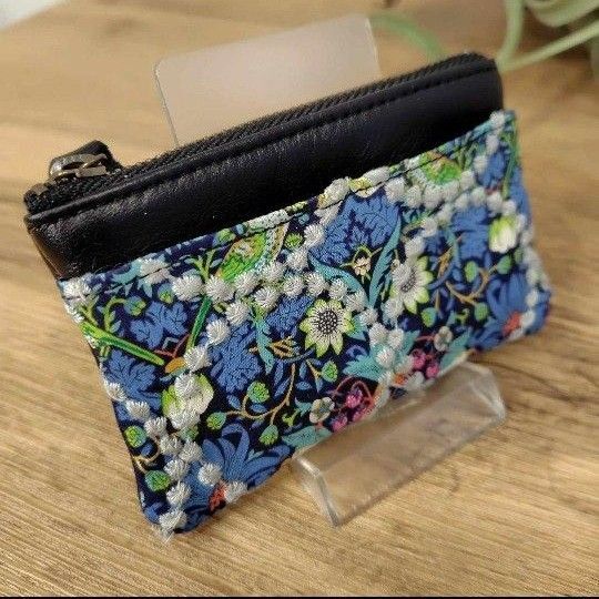 新品、未使用!ハンドメイドミナペルホネン/ストロベリーシーフ×タンバリン カーキ/本革黒スマートキーコイン
