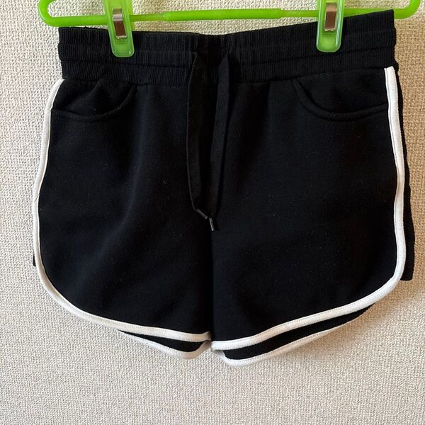 ショートパンツ 黒 白ライン ポケット付き 裏起毛