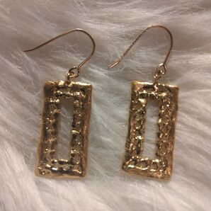 ゴールドピアス