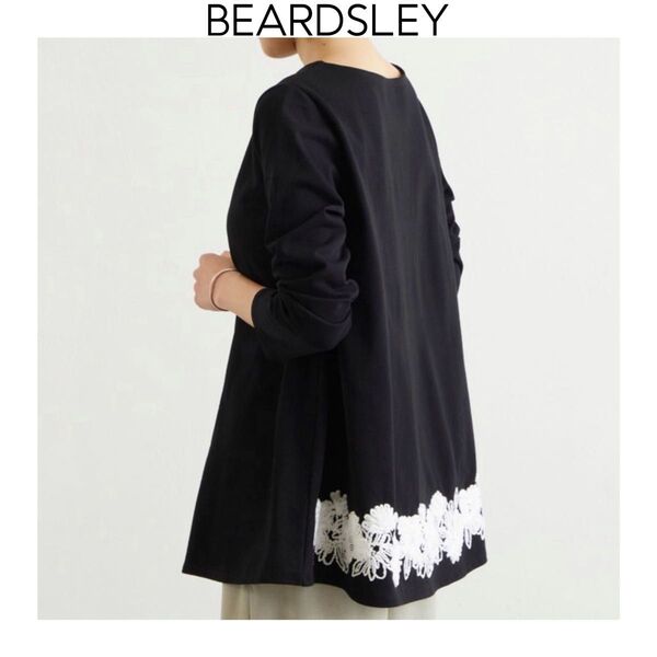 BEARDSLEY 裾花刺繍カットソー ブラック ビアズリー 長袖 コットン 黒 チュニック フレアー ナチュラル 体型カバー