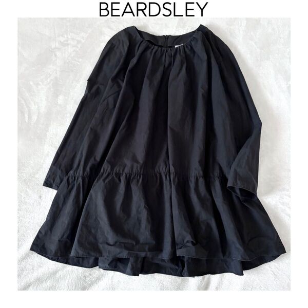 BEARDSLEY ギャザーブラウス ブラック ビアズリー チュニック ペプラム 日本製 長袖 コットン 体型カバー フリル 黒
