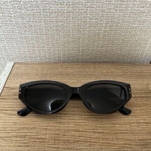 ブラックキャットアイサングラス