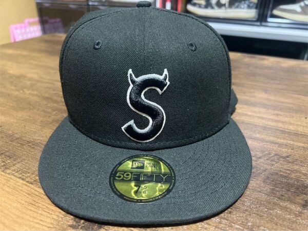 Supreme S Logo New Era "Black" (22FW) ニューエラ 59FIFTY
