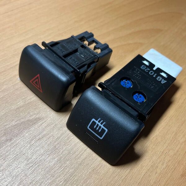 ◆送料込◆ ホンダ純正ザッツ(JD1・JD2)用 ハザードスイッチ、リア熱線デフォッガースイッチ 2個セット(That's)