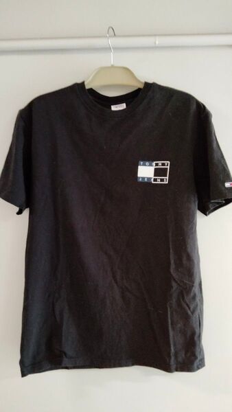 TOMMY JEANS Tシャツ 黒