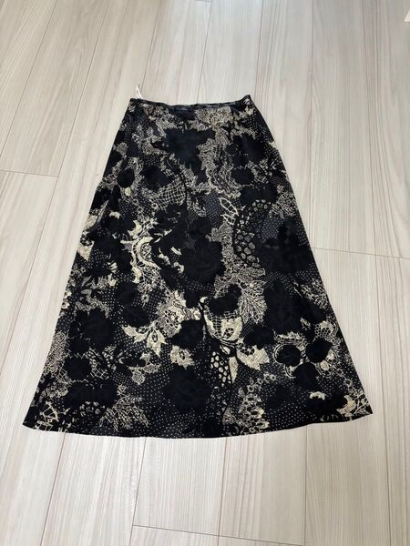 ジェラールダレル(GERARD DAREL)ロングスカート 花柄 黒 フレア Aライン
