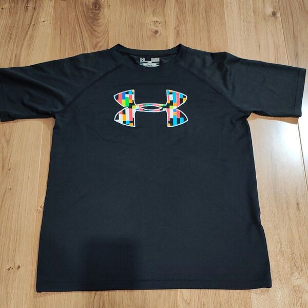 アンダーアーマー Tシャツ 黒 YLG(150cm)