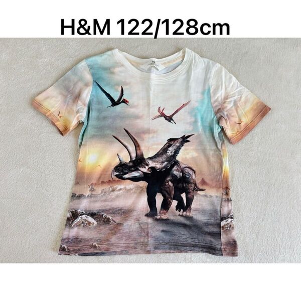【122/128】H&M恐竜プリント半袖Tシャツ ダイナソー男の子 トップス