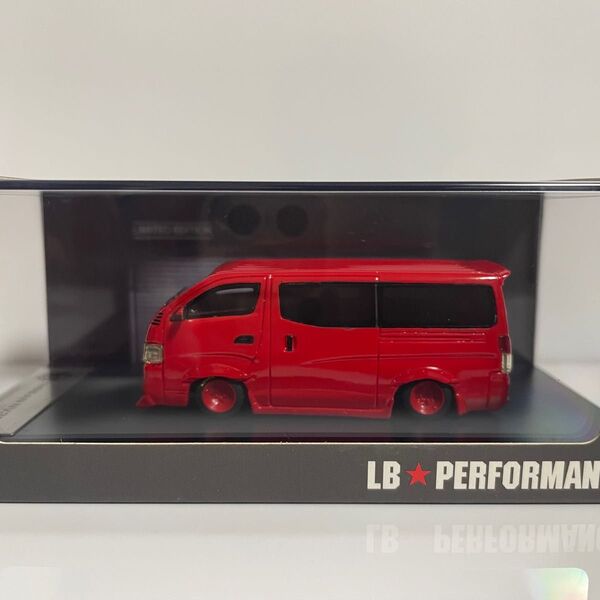 1/64 日産 キャラバン リバティウォーク LB LBWK ミニカー NISSAN 希少 レア NV350 世界限定300台