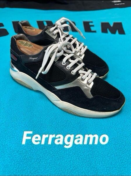 ★人気色★Ferragamo フェラガモ スニーカー ネイビー