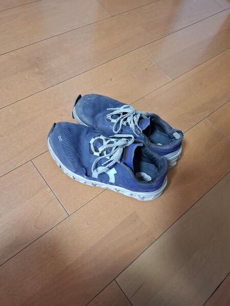 on ランニングシューズ