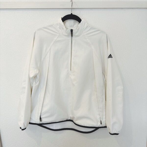 adidas ハーフジップ パーカー ホワイト シンプル