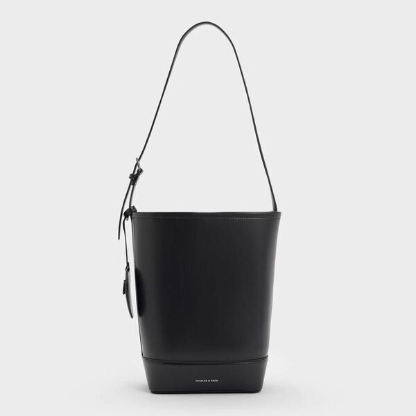 CHARLES & KEITH Enola エノラ イロンゲイティッドバケツバッグ ノワール