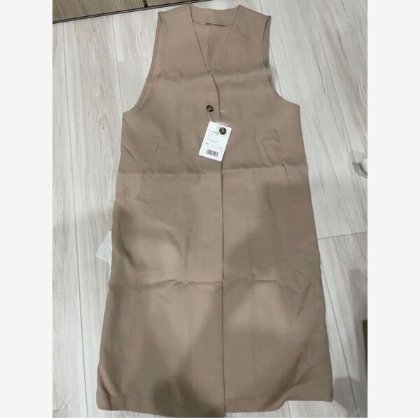 レディース ジレ ベスト 新品未使用 カラー‥ベージュ サイズ‥M