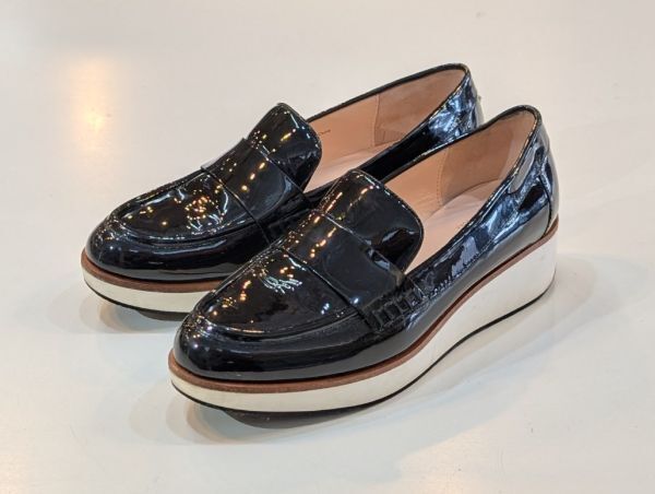 H7567 kate spade ケイトスペード PRIYA エナメル パテントレザー プラットフォームローファー 黒 ブラック 9M(25.5cm)
