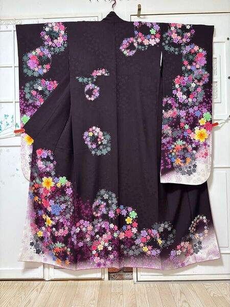 正絹 美品 濃い紫色のリース柄が可愛い 振袖単品 成人式 No.33