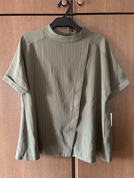 ベルーナ 半袖シャツ バックファスナー