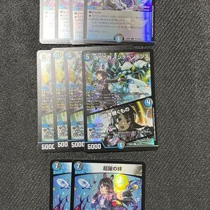 デュエマ 月ノ美兎ホイルセット スリーブ付き
