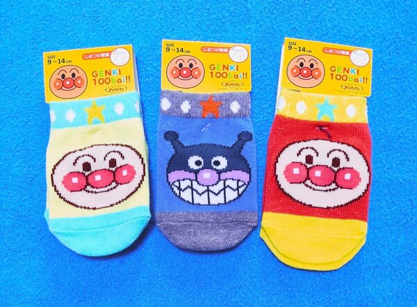 9〜14cm 新品 アンパンマン 左右柄違いスニーカー丈の靴下3足セット アンパンマン・ばいきんまん・だだんだん・チーズ